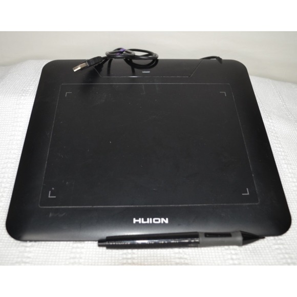 HUION Graphic Drawing Tablet Model 680S Pen Tablet Device And USB Cable - Picture 1 of 2